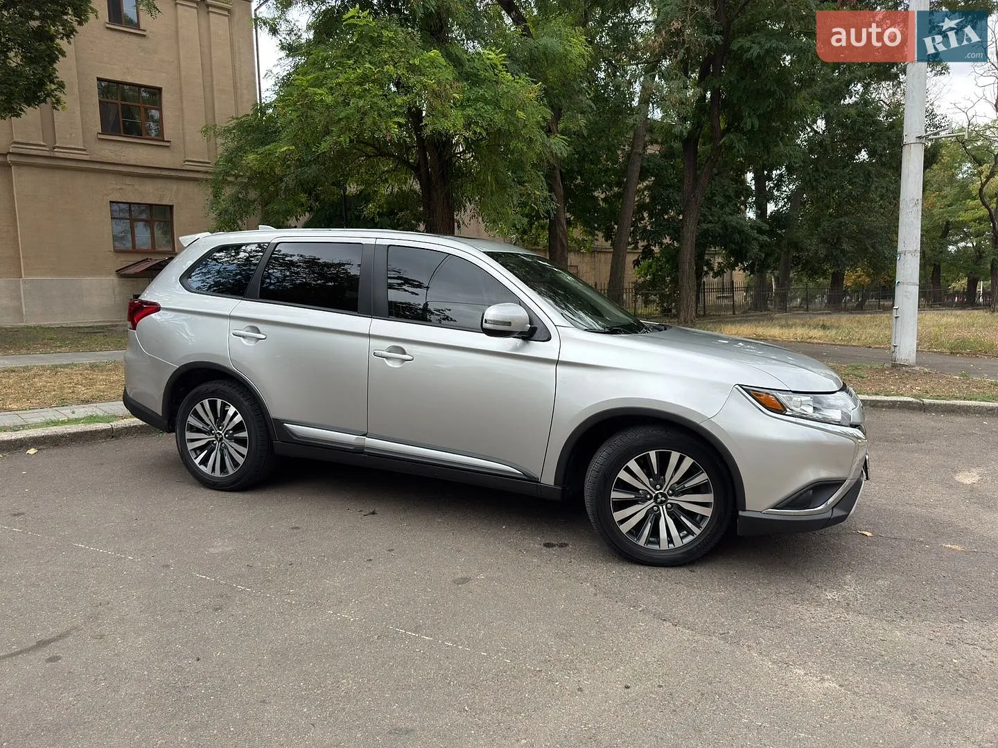 2019 Mitsubishi Outlander - мініатюра 8