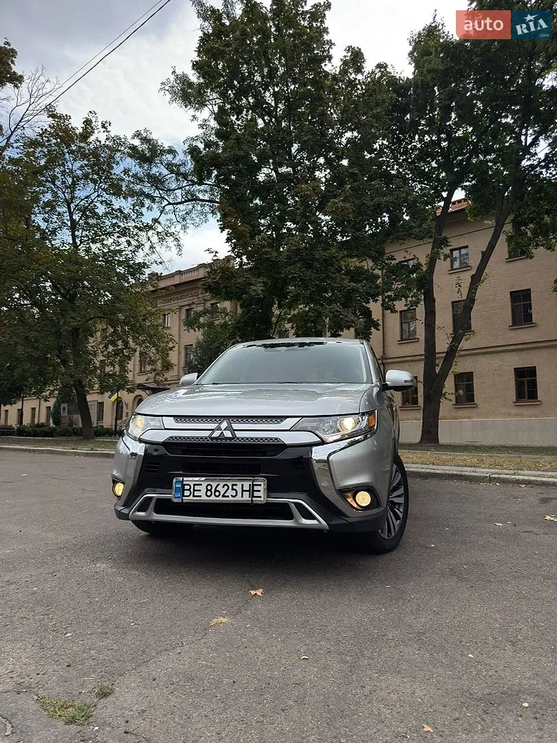 2019 Mitsubishi Outlander - мініатюра 11