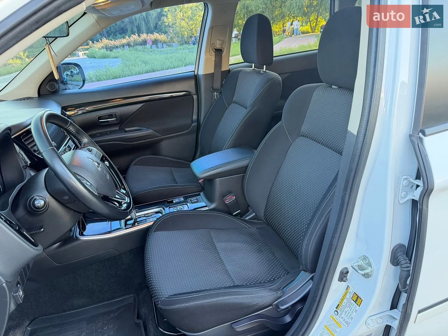 2019 Mitsubishi Outlander - мініатюра 16