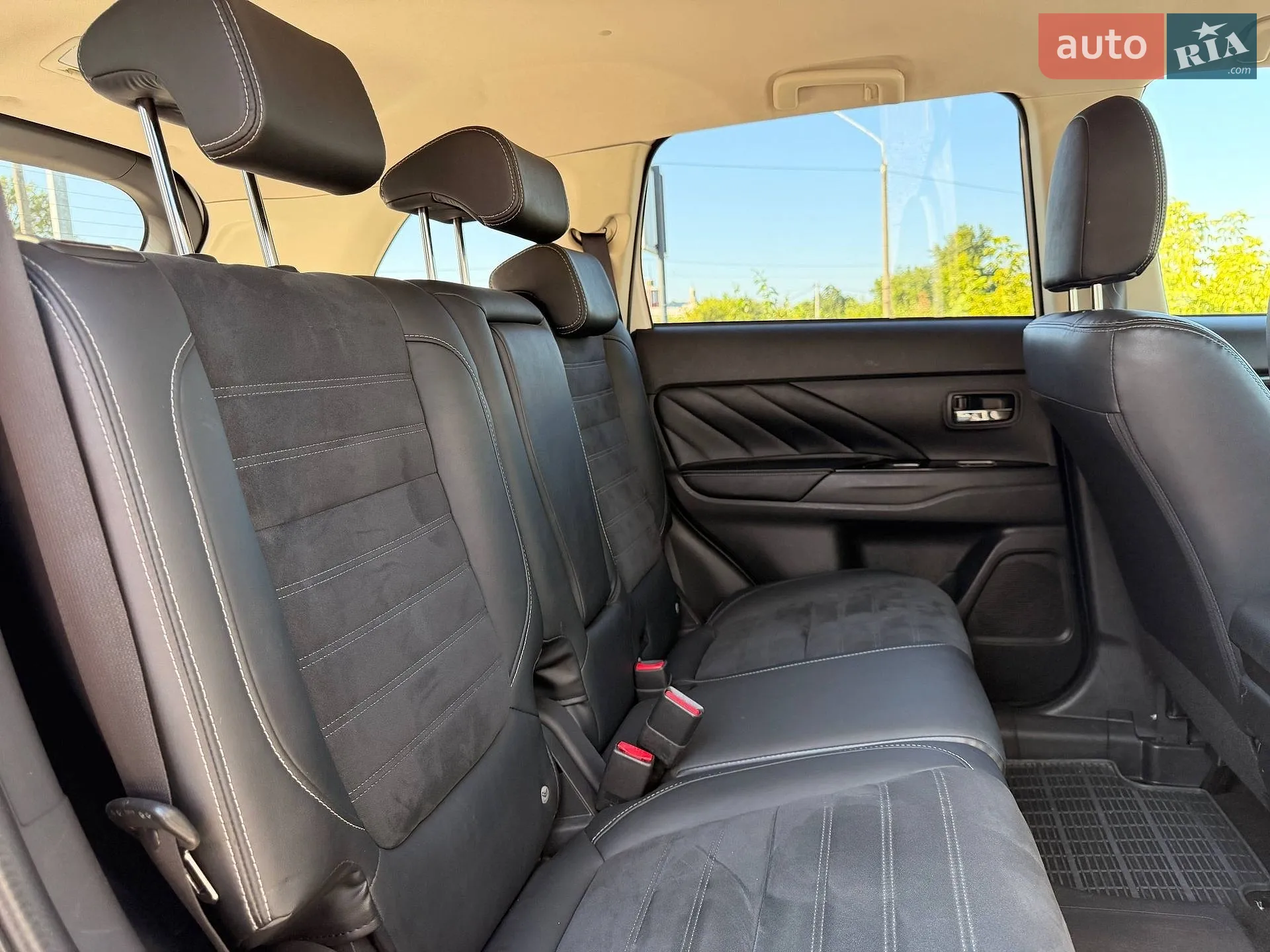 2016 Mitsubishi Outlander - мініатюра 12