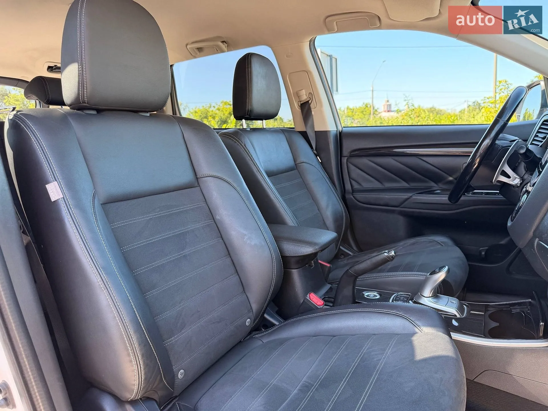2016 Mitsubishi Outlander - мініатюра 10