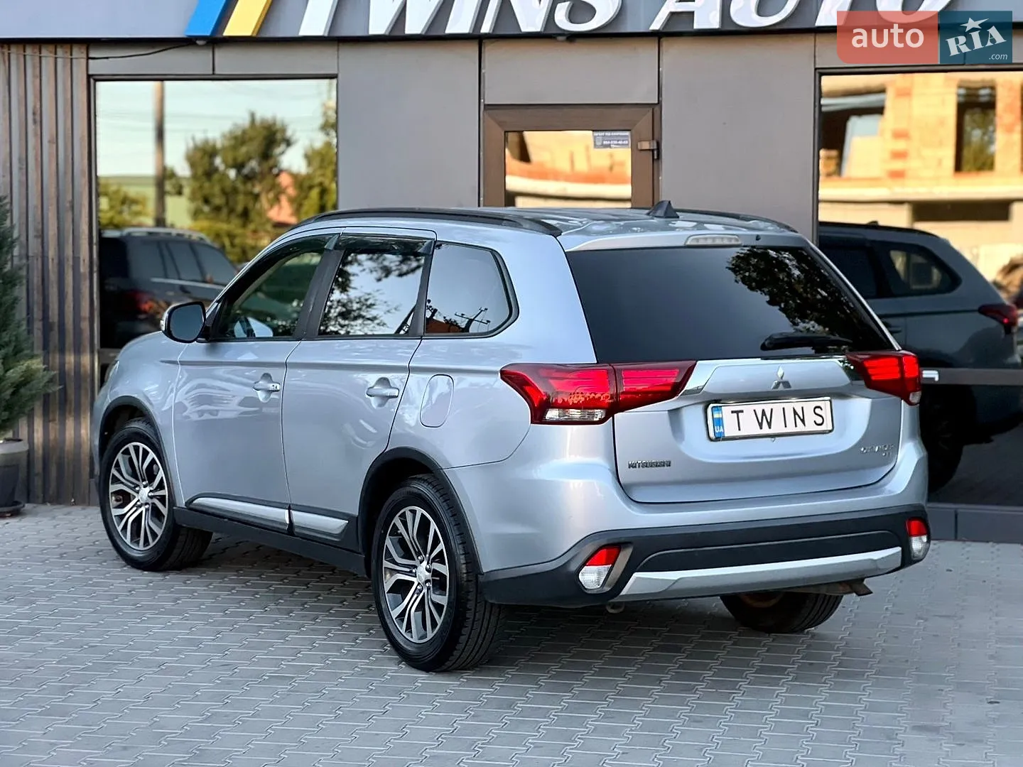 2016 Mitsubishi Outlander - мініатюра 6