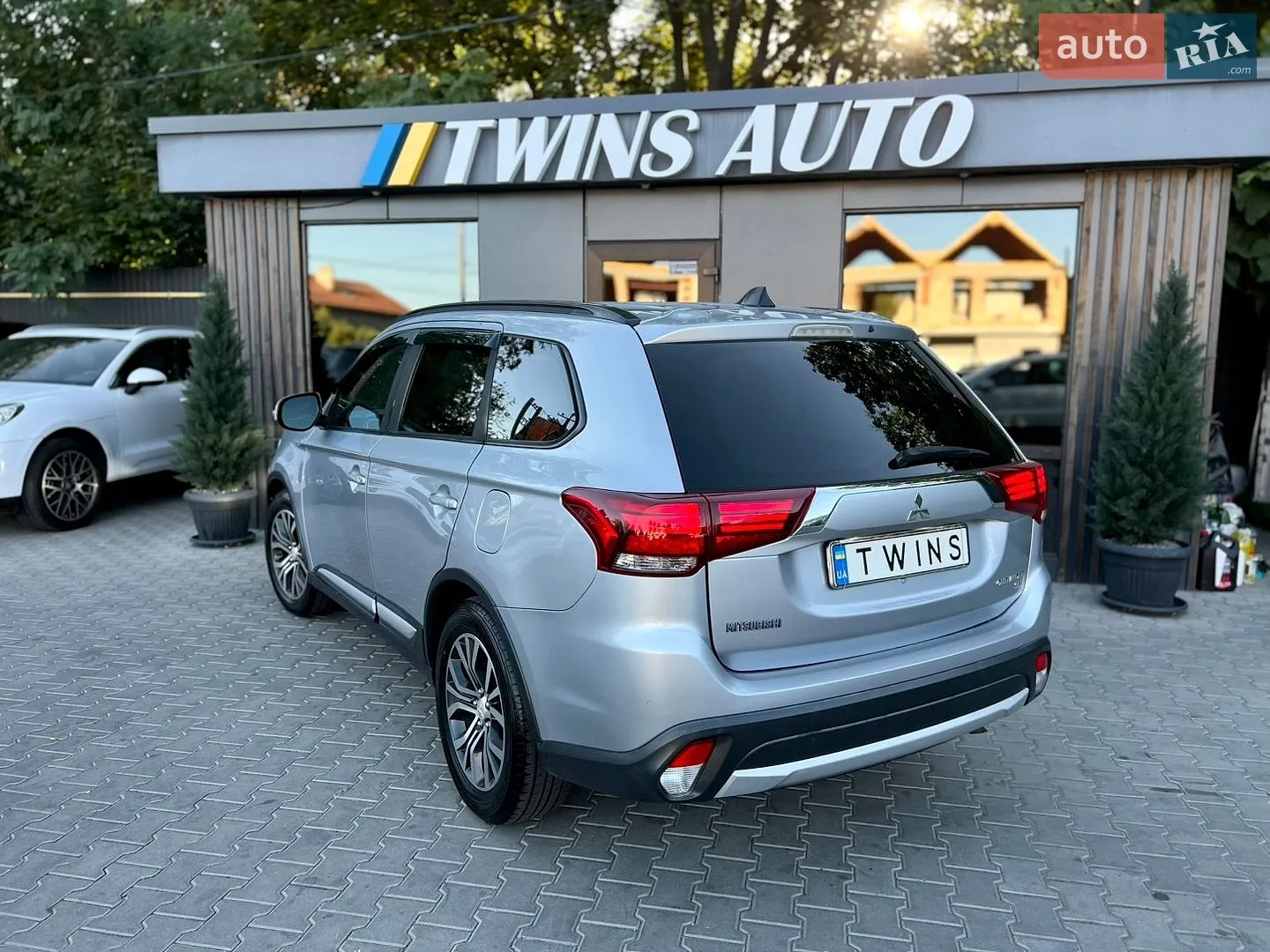 2016 Mitsubishi Outlander - мініатюра 22