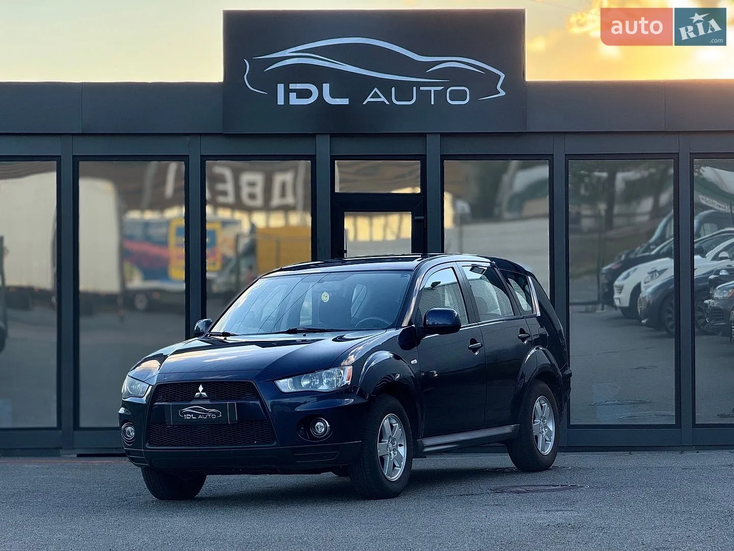 2011 Mitsubishi Outlander - фото 1