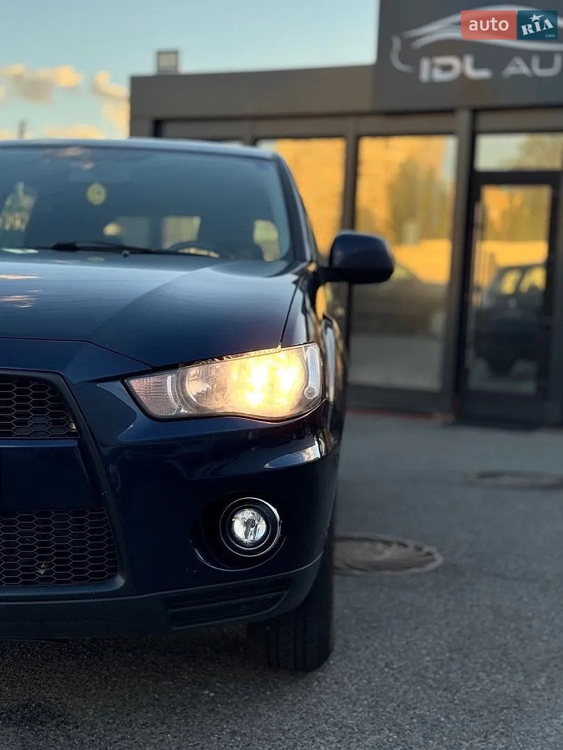 2011 Mitsubishi Outlander - мініатюра 7