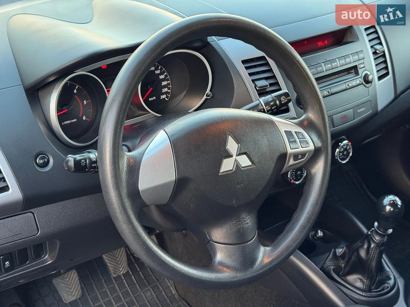 2011 Mitsubishi Outlander - мініатюра 11