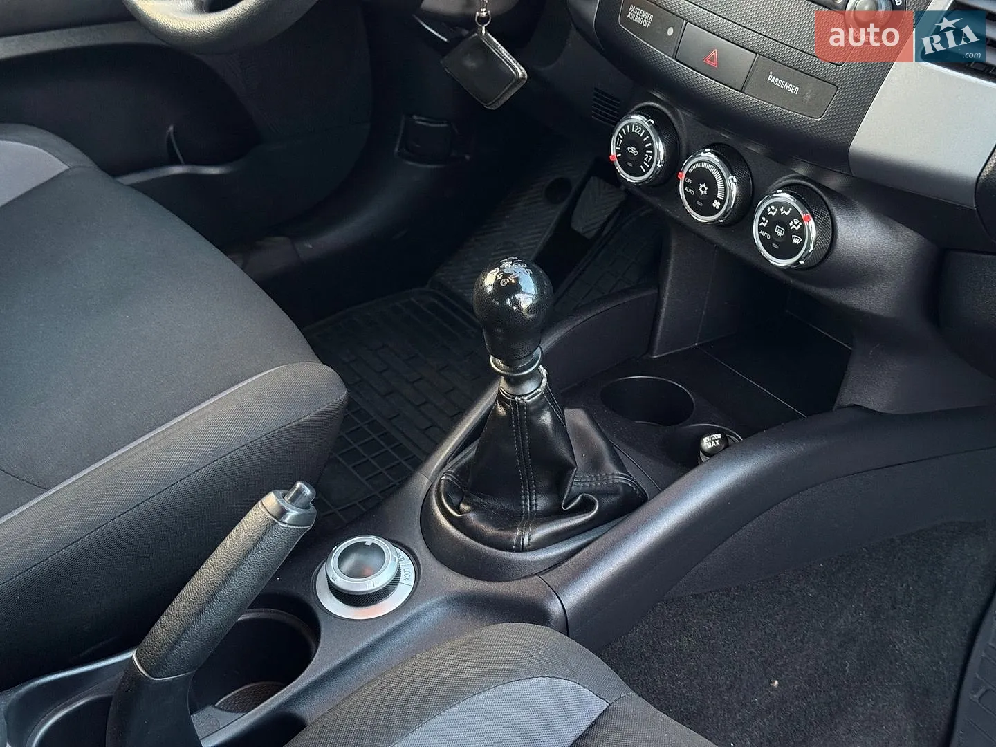 2011 Mitsubishi Outlander - мініатюра 16