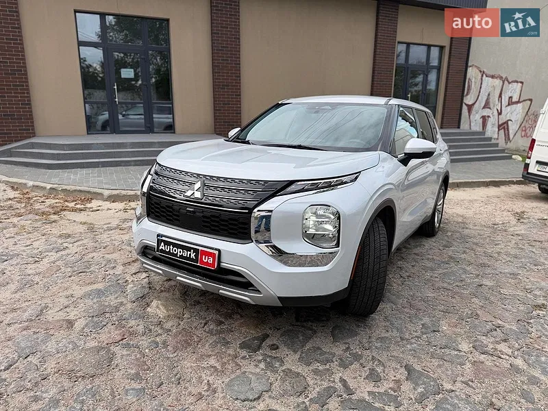 Mitsubishi Outlander 2021