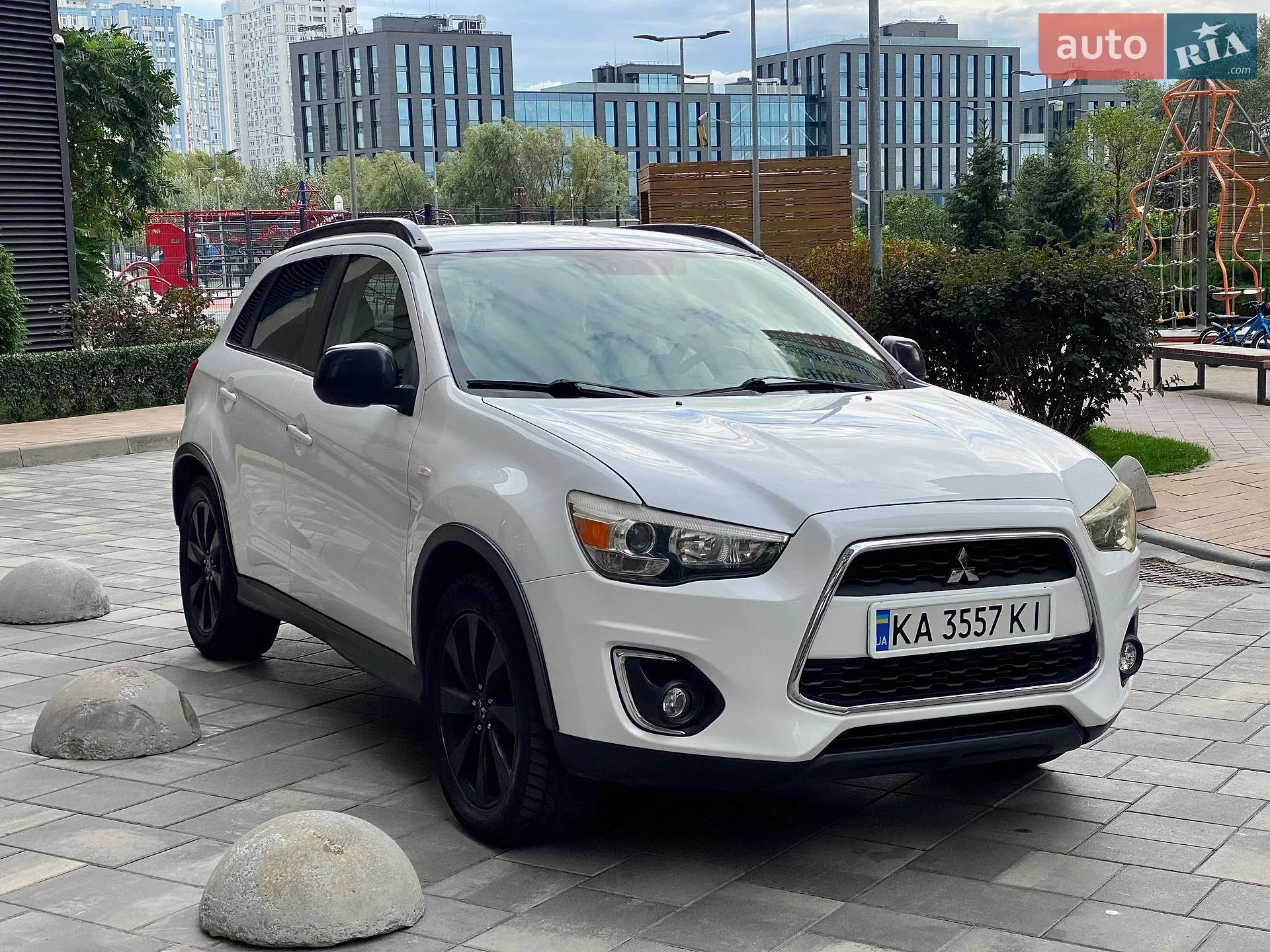 2013 Mitsubishi Outlander - мініатюра 10