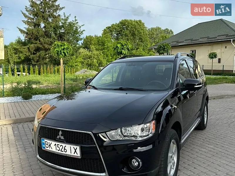 Mitsubishi Outlander 2011