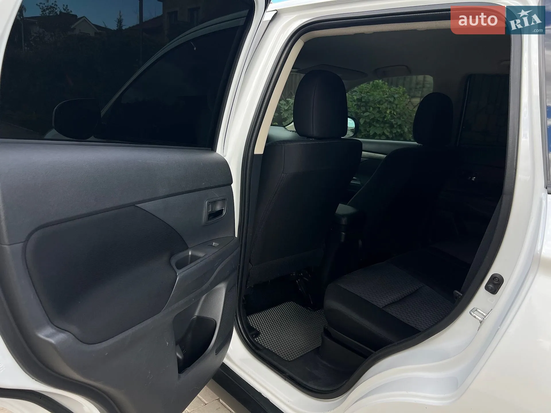 2013 Mitsubishi Outlander - мініатюра 18