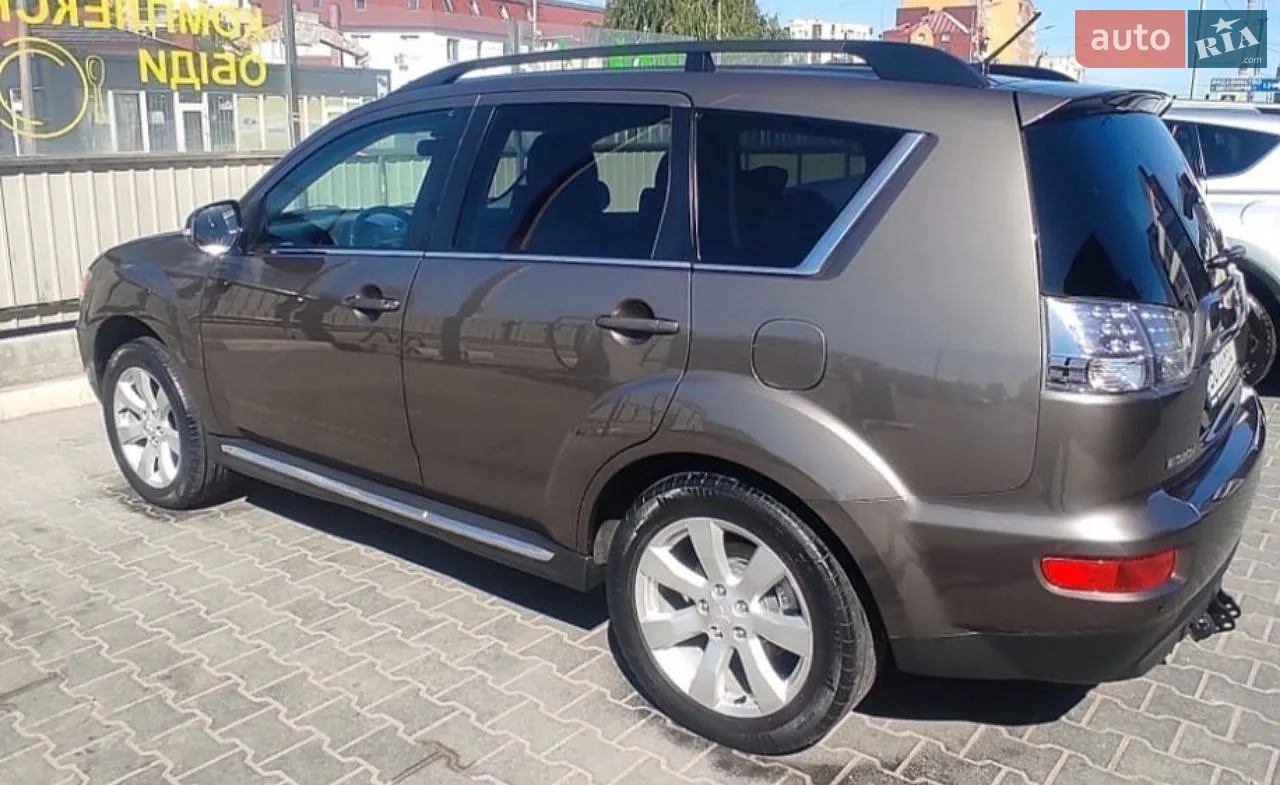 2010 Mitsubishi Outlander - мініатюра 8