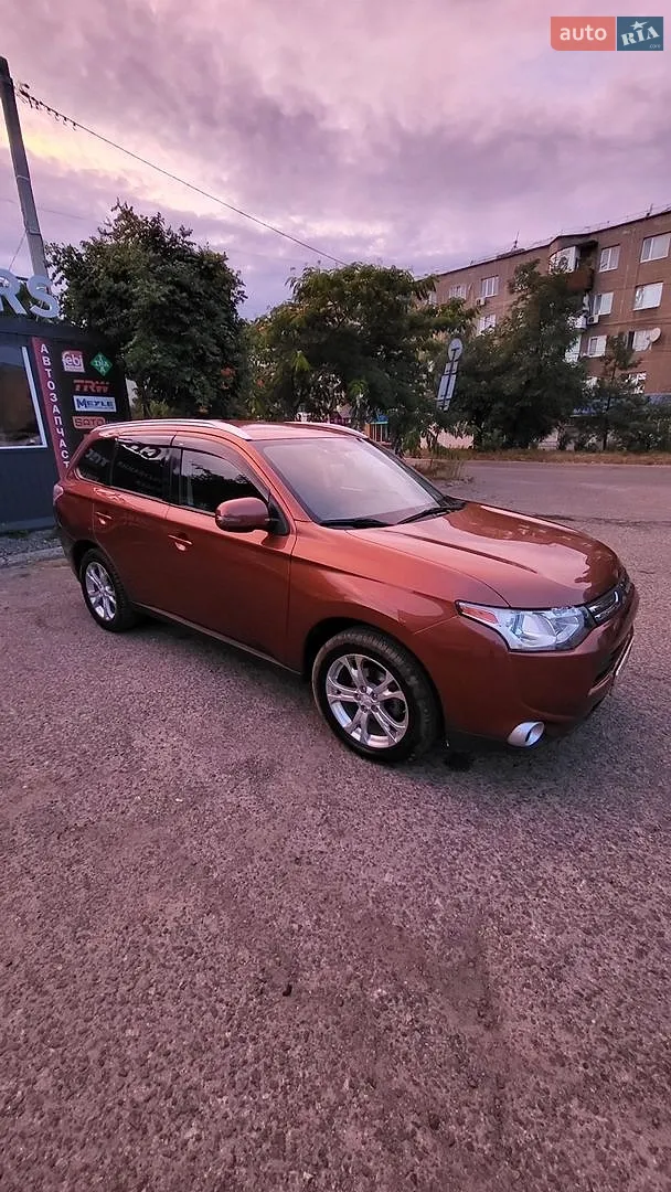 2013 Mitsubishi Outlander - мініатюра 8