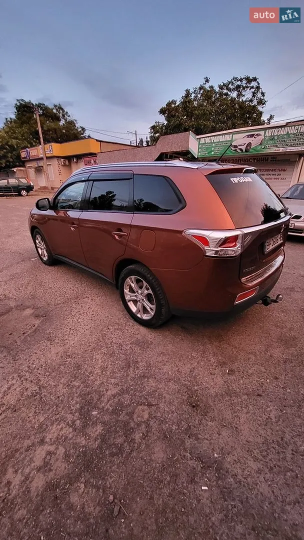 2013 Mitsubishi Outlander - мініатюра 10
