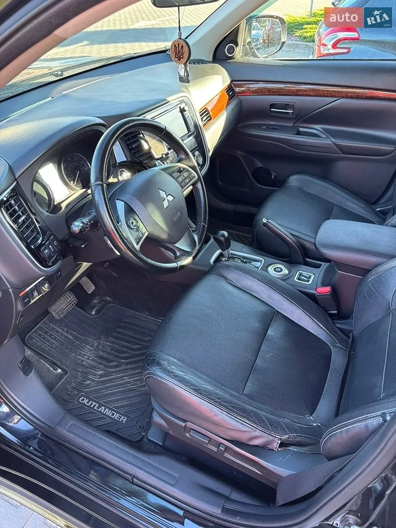2013 Mitsubishi Outlander - мініатюра 9