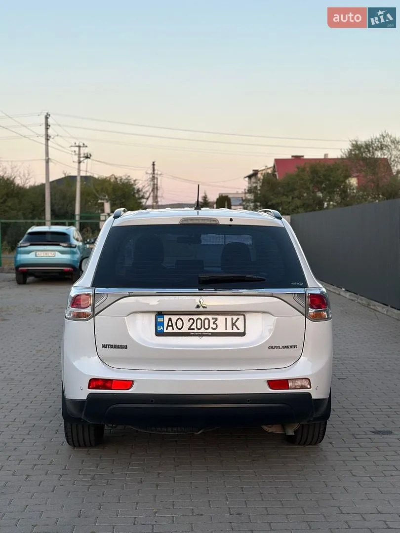 2013 Mitsubishi Outlander - мініатюра 11
