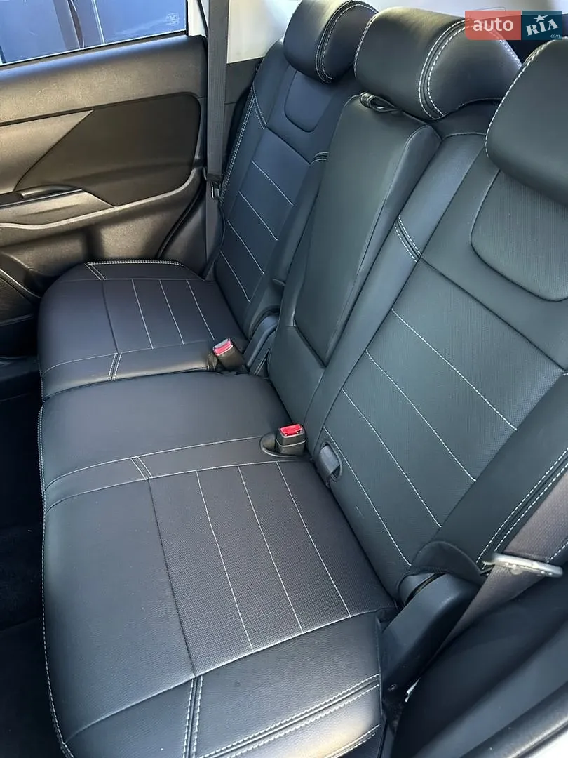 2013 Mitsubishi Outlander - мініатюра 25