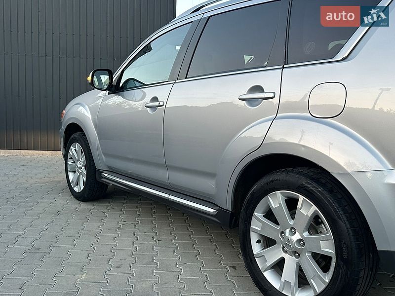 Внедорожник / Кроссовер Mitsubishi Outlander 2011 в Коломые