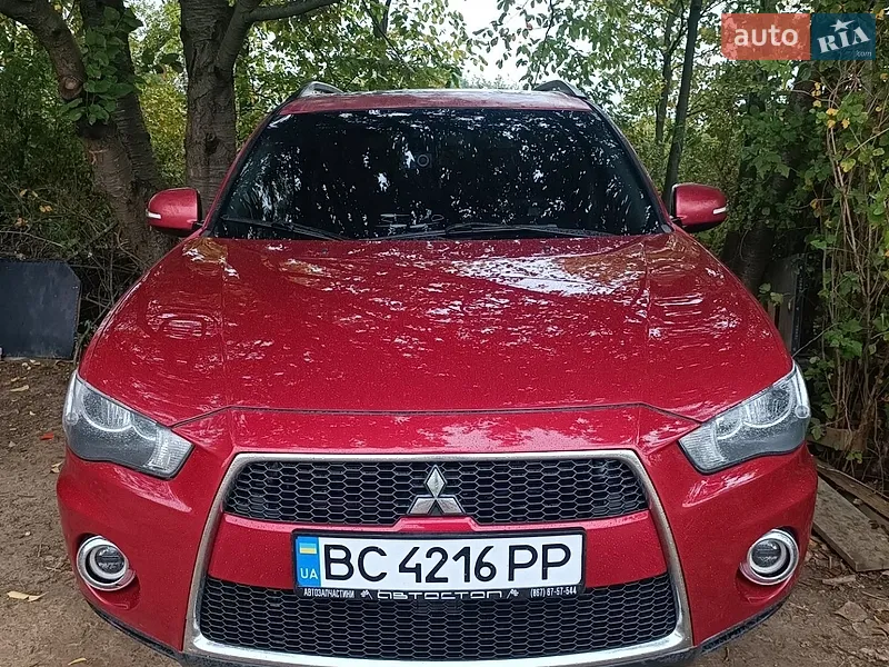 Mitsubishi Outlander 2011