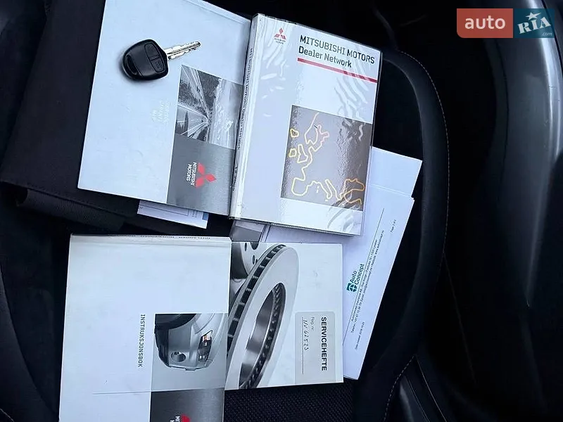 Внедорожник / Кроссовер Mitsubishi Outlander 2011 в Косове документ