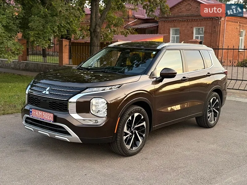 Mitsubishi Outlander 2023