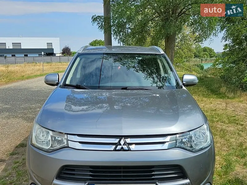 Mitsubishi Outlander 2015