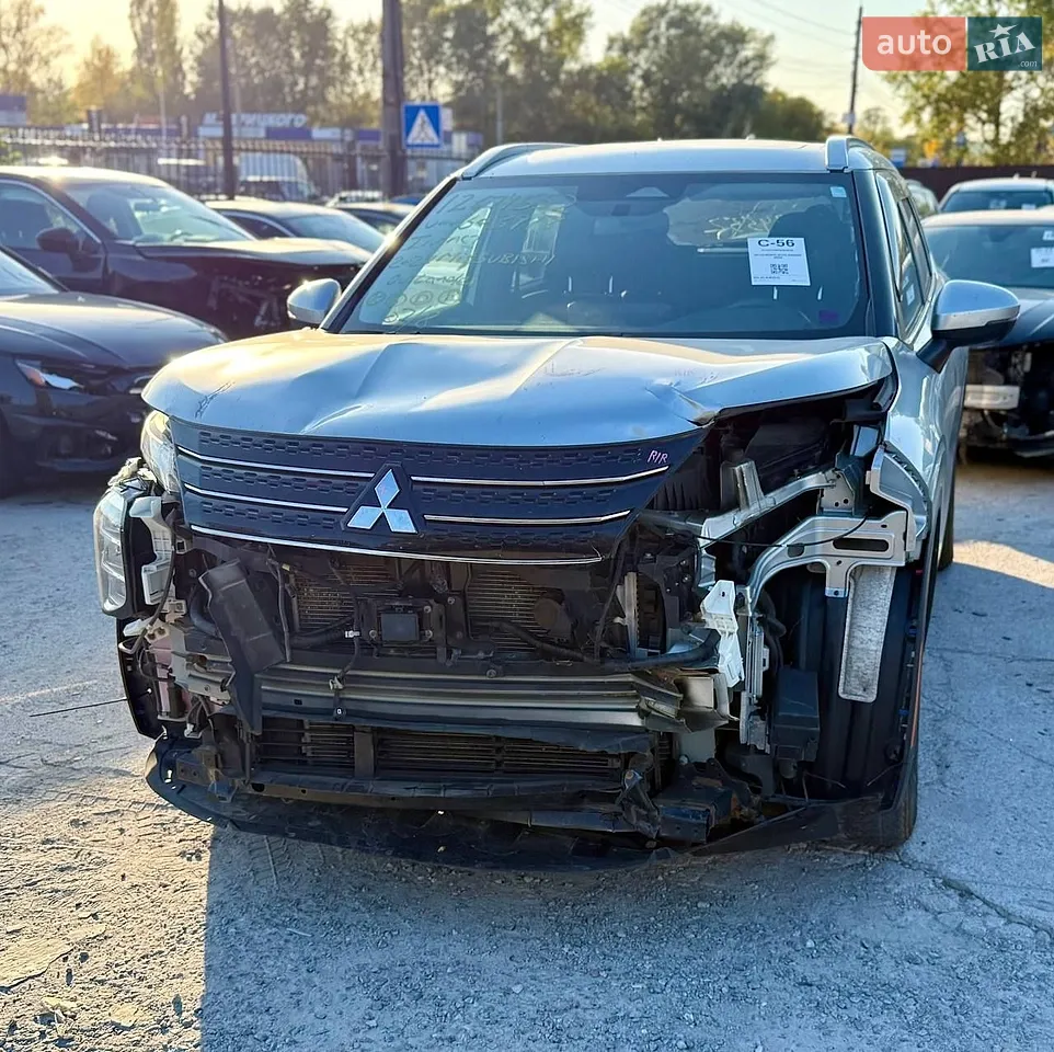 Mitsubishi Outlander 2023
