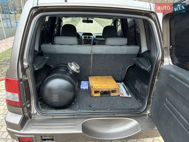 Позашляховик / Кросовер Mitsubishi Pajero Pinin 2002 в Миргороді