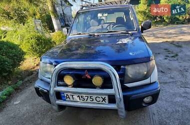Внедорожник / Кроссовер Mitsubishi Pajero Pinin 1999 в 