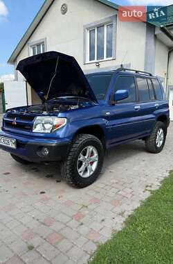 Внедорожник / Кроссовер Mitsubishi Pajero Pinin 2001 в 