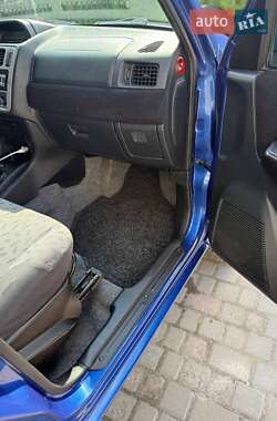 Внедорожник / Кроссовер Mitsubishi Pajero Pinin 2001 в 