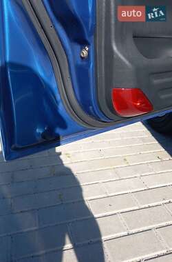Внедорожник / Кроссовер Mitsubishi Pajero Pinin 2002 в 