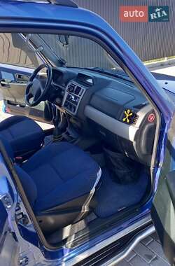 Внедорожник / Кроссовер Mitsubishi Pajero Pinin 2002 в 