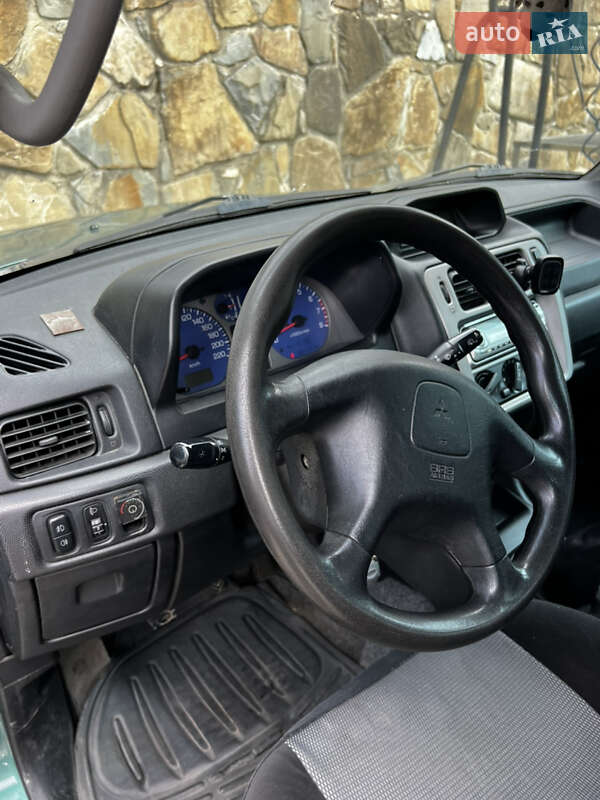 Позашляховик / Кросовер Mitsubishi Pajero Pinin 2002 в Рівному