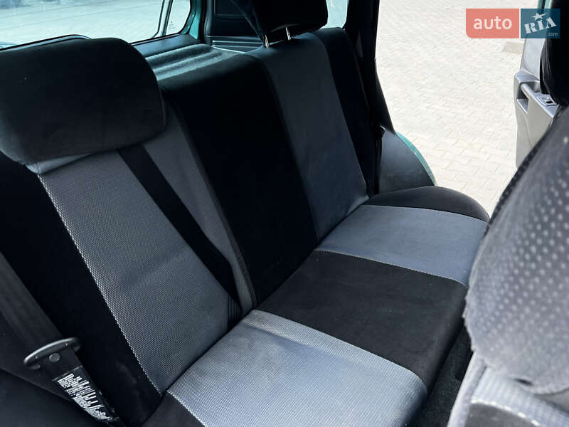 Позашляховик / Кросовер Mitsubishi Pajero Pinin 2002 в Рівному