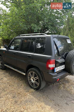 Внедорожник / Кроссовер Mitsubishi Pajero Pinin 2002 в 