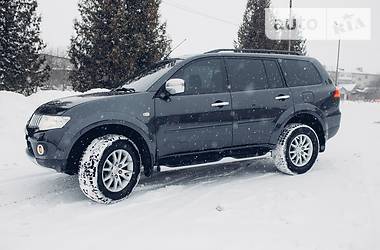 Внедорожник / Кроссовер Mitsubishi Pajero Sport 2011 в Бучаче