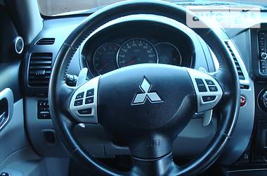 Внедорожник / Кроссовер Mitsubishi Pajero Sport 2011 в Чернигове