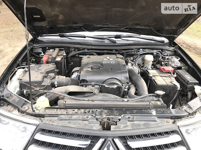 Позашляховик / Кросовер Mitsubishi Pajero Sport 2013 в Одесі