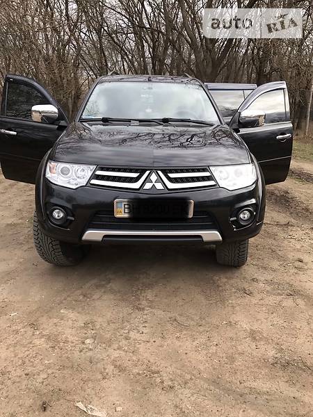 Позашляховик / Кросовер Mitsubishi Pajero Sport 2013 в Одесі