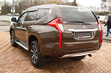 Позашляховик / Кросовер Mitsubishi Pajero Sport 2018 в 