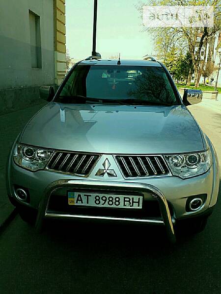 Mitsubishi Pajero Sport 2