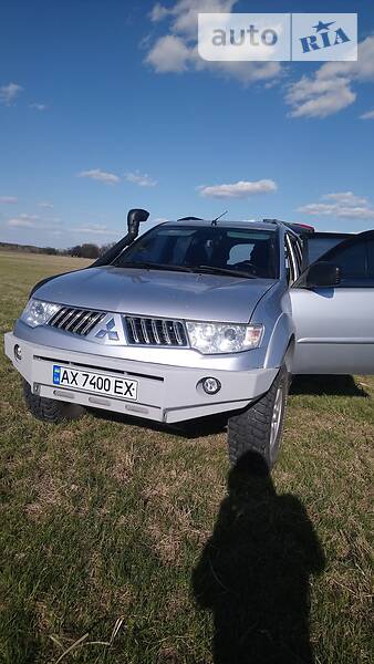 Позашляховик / Кросовер Mitsubishi Pajero Sport 2011 в 