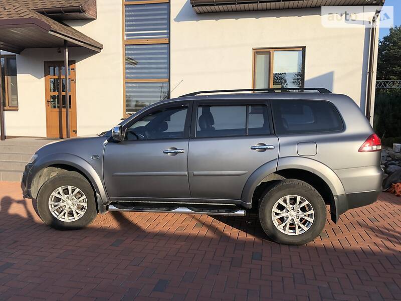 Позашляховик / Кросовер Mitsubishi Pajero Sport 2013 в Дніпрі