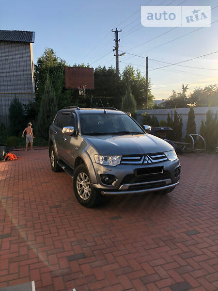Позашляховик / Кросовер Mitsubishi Pajero Sport 2013 в Дніпрі