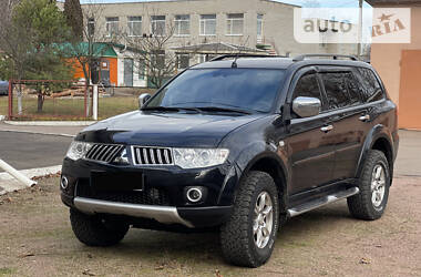 Внедорожник / Кроссовер Mitsubishi Pajero Sport 2012 в Житомире