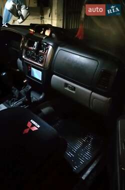 Позашляховик / Кросовер Mitsubishi Pajero Sport 2006 в 