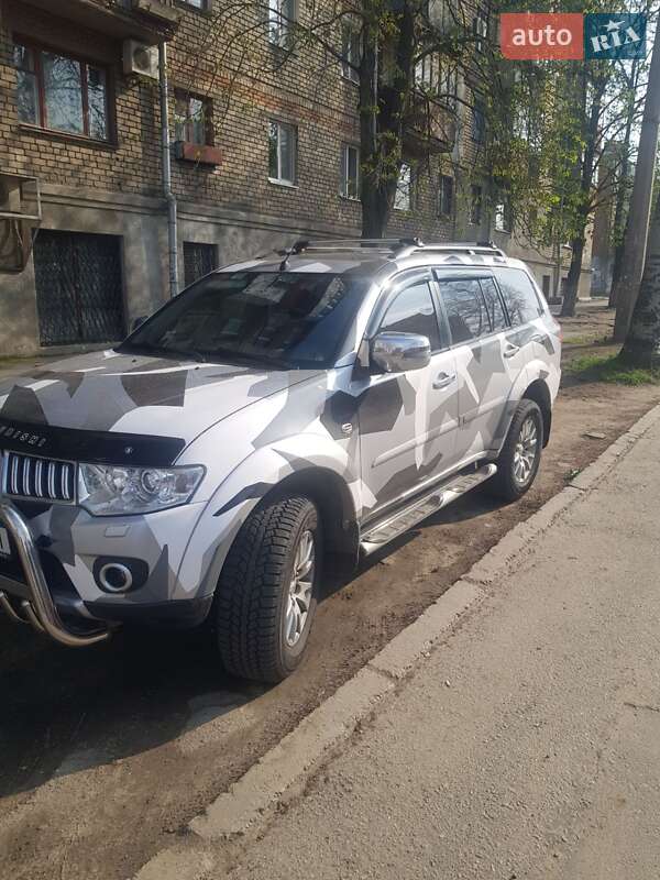 Внедорожник / Кроссовер Mitsubishi Pajero Sport 2013 в Запорожье
