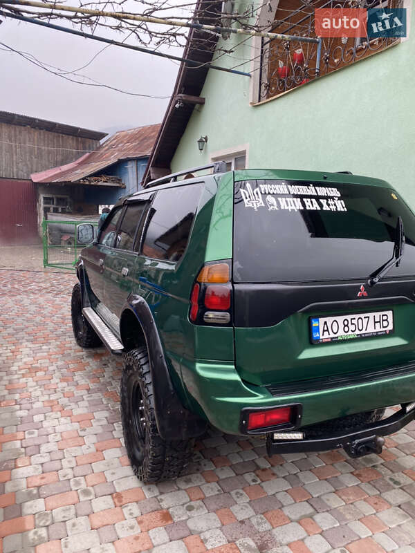 Хэтчбек Mitsubishi Pajero Sport 2000 в Тячеве