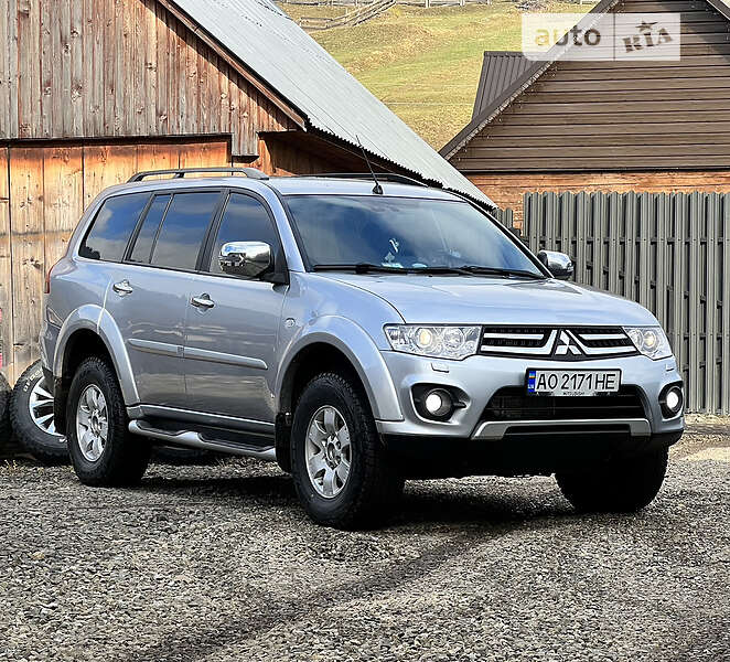 Позашляховик / Кросовер Mitsubishi Pajero Sport 2014 в Міжгір'ї